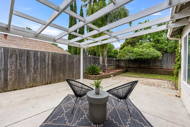 7144 Woodmore Oaks Dr, Citrus Heights, CA 95610