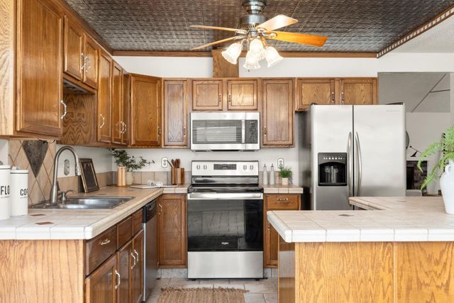 7144 Woodmore Oaks Dr, Citrus Heights, CA 95610