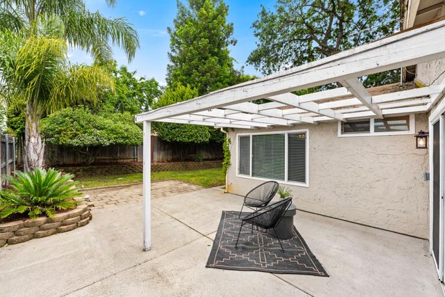 7144 Woodmore Oaks Dr, Citrus Heights, CA 95610
