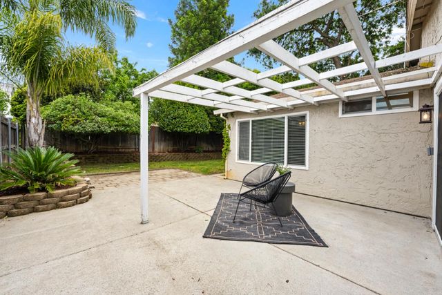7144 Woodmore Oaks Dr, Citrus Heights, CA 95610