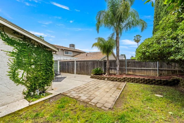 7144 Woodmore Oaks Dr, Citrus Heights, CA 95610