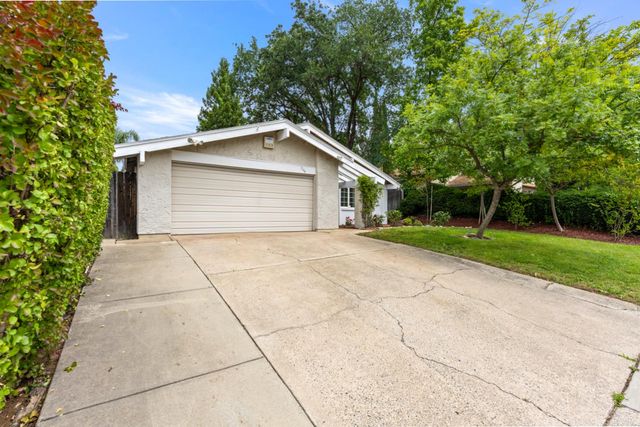 7144 Woodmore Oaks Dr, Citrus Heights, CA 95610