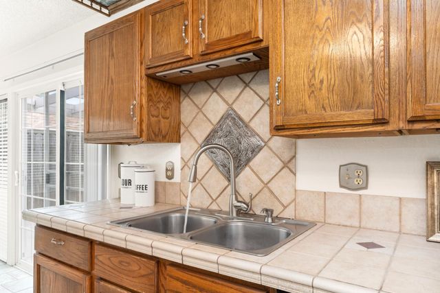 7144 Woodmore Oaks Dr, Citrus Heights, CA 95610