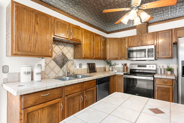 7144 Woodmore Oaks Dr, Citrus Heights, CA 95610