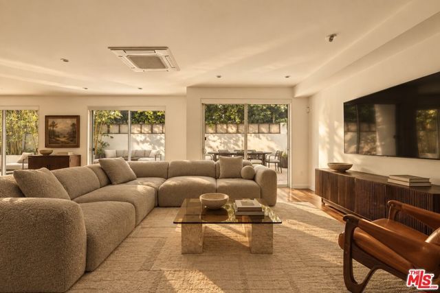 928 N Croft Avenue 102, Los Angeles, CA 90069