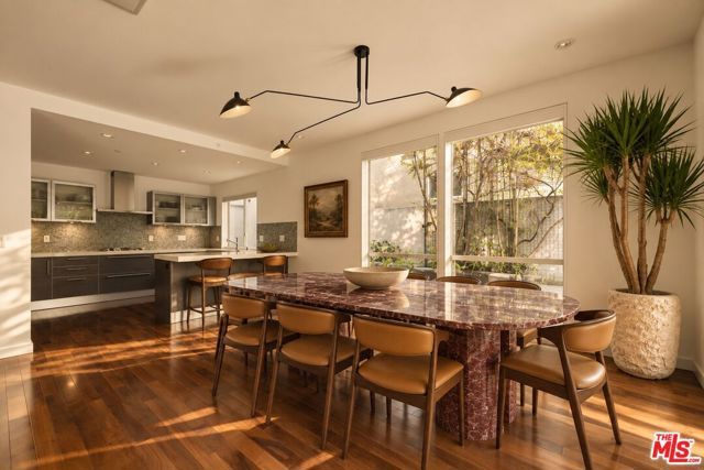 928 N Croft Avenue 102, Los Angeles, CA 90069