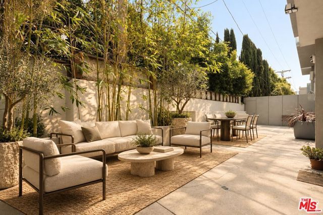 928 N Croft Avenue 102, Los Angeles, CA 90069