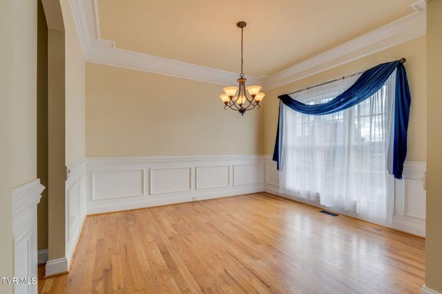 207 Michaels Ridge Boulevard, Johnson City, TN 37615