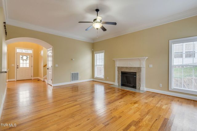 207 Michaels Ridge Boulevard, Johnson City, TN 37615