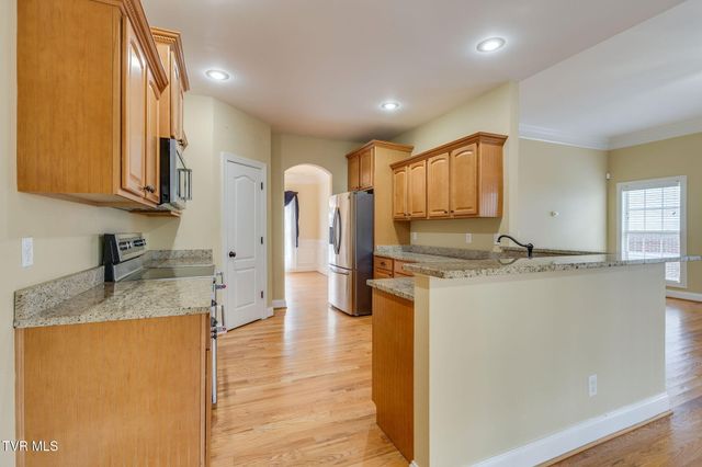 207 Michaels Ridge Boulevard, Johnson City, TN 37615