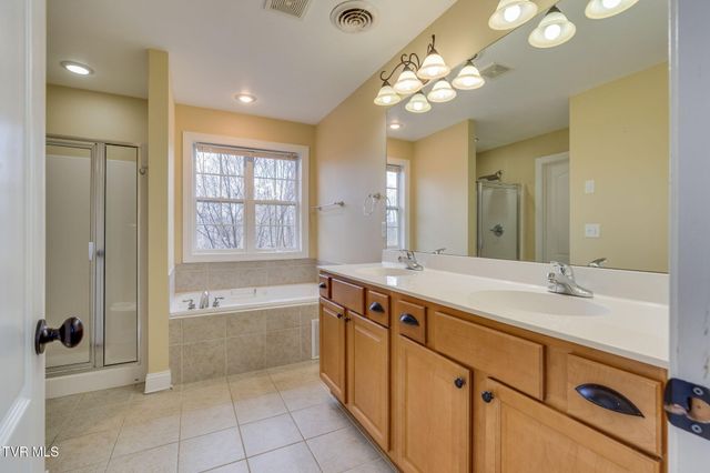 207 Michaels Ridge Boulevard, Johnson City, TN 37615