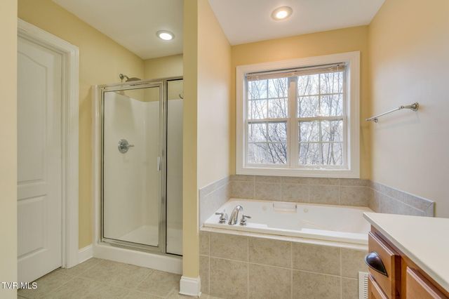 207 Michaels Ridge Boulevard, Johnson City, TN 37615