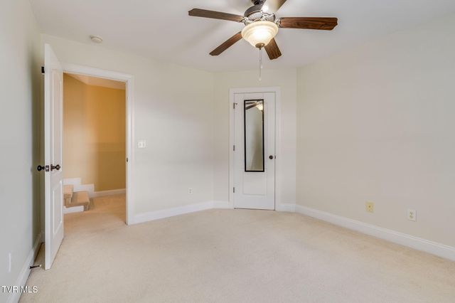 207 Michaels Ridge Boulevard, Johnson City, TN 37615