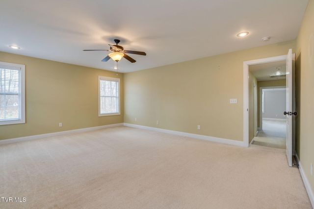 207 Michaels Ridge Boulevard, Johnson City, TN 37615