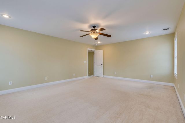 207 Michaels Ridge Boulevard, Johnson City, TN 37615