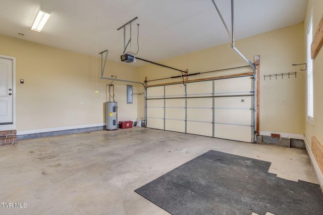 207 Michaels Ridge Boulevard, Johnson City, TN 37615