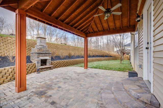 207 Michaels Ridge Boulevard, Johnson City, TN 37615