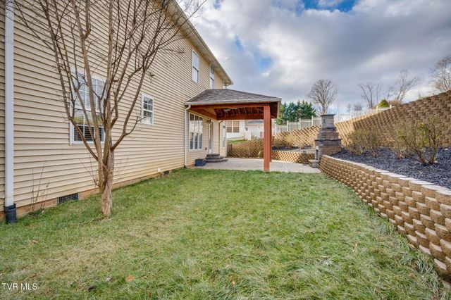 207 Michaels Ridge Boulevard, Johnson City, TN 37615