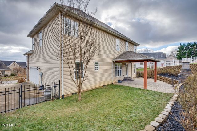 207 Michaels Ridge Boulevard, Johnson City, TN 37615