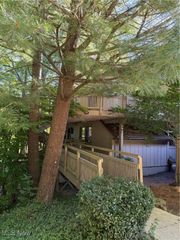 595 Meredith Lane, Cuyahoga Falls, OH 44223