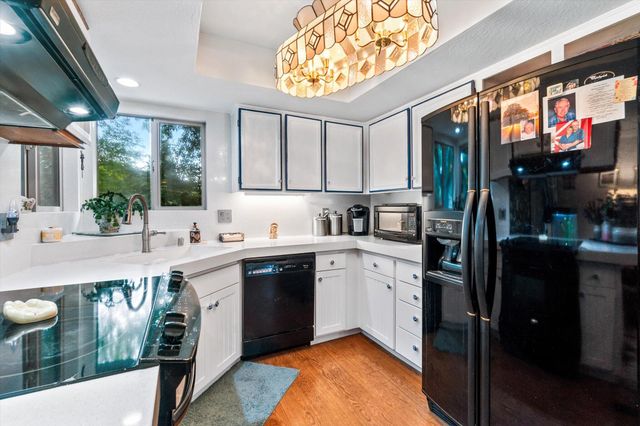 6671 Creekside Street, Redding, CA 96001