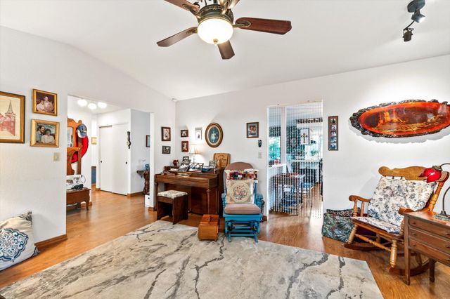 6671 Creekside Street, Redding, CA 96001