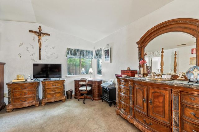 6671 Creekside Street, Redding, CA 96001