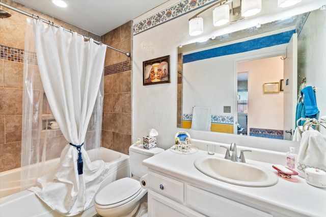 6671 Creekside Street, Redding, CA 96001