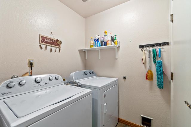 6671 Creekside Street, Redding, CA 96001