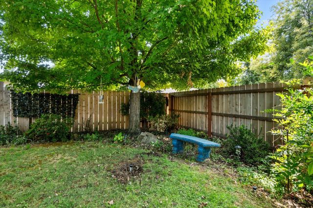 6671 Creekside Street, Redding, CA 96001