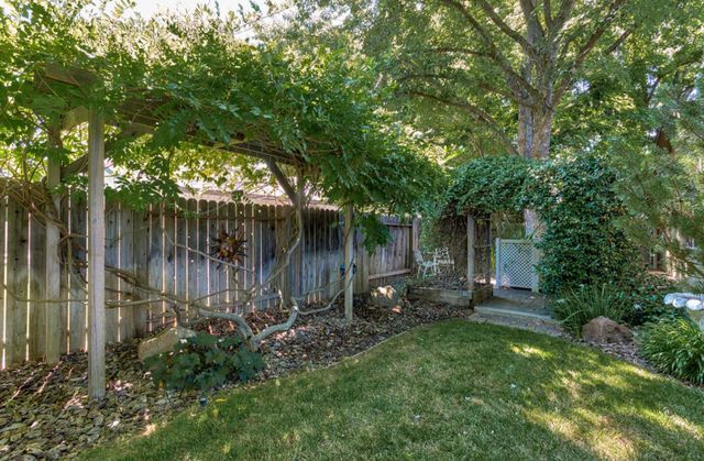 6671 Creekside Street, Redding, CA 96001