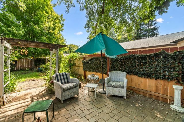 6671 Creekside Street, Redding, CA 96001