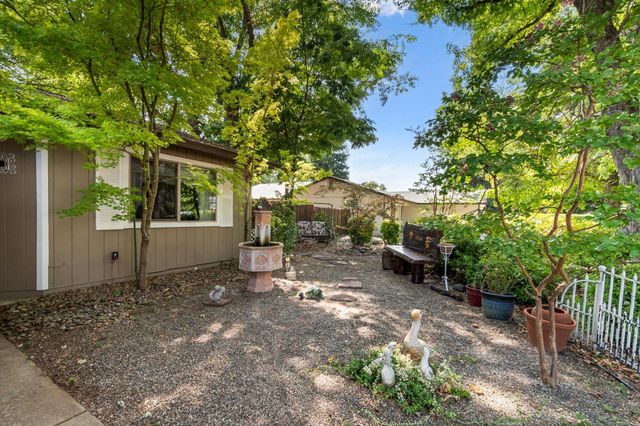 6671 Creekside Street, Redding, CA 96001
