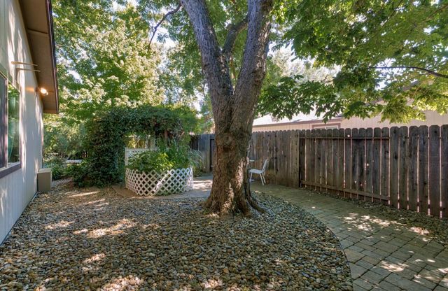 6671 Creekside Street, Redding, CA 96001