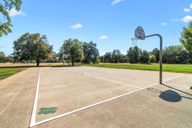 6671 Creekside Street, Redding, CA 96001