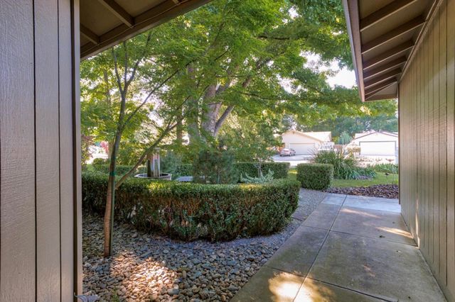 6671 Creekside Street, Redding, CA 96001