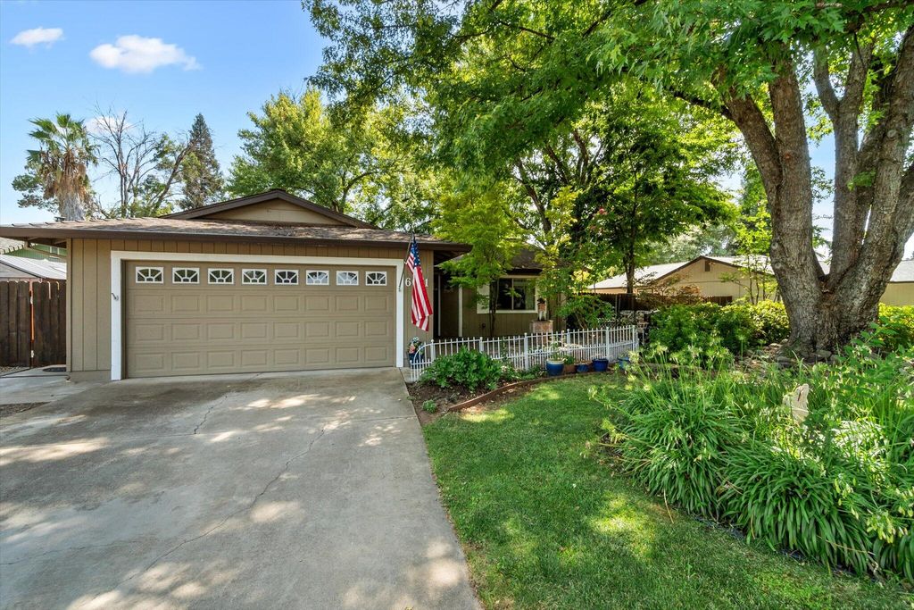 6671 Creekside Street, Redding, CA 96001