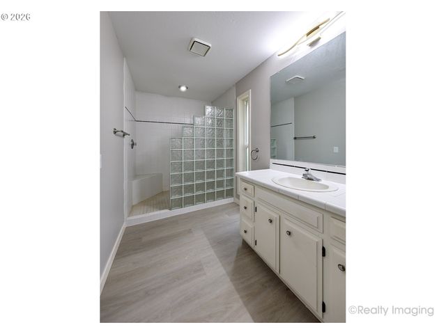 8230 Sw WOODBRIDGE Ct 16, Wilsonville, OR 97070