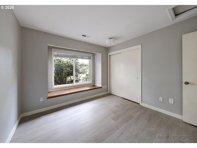 8230 Sw WOODBRIDGE Ct 16, Wilsonville, OR 97070