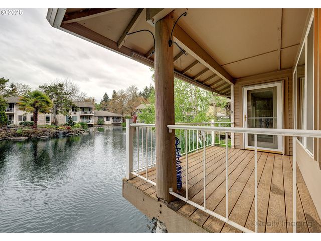 8230 Sw WOODBRIDGE Ct 16, Wilsonville, OR 97070