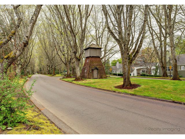 8230 Sw WOODBRIDGE Ct 16, Wilsonville, OR 97070