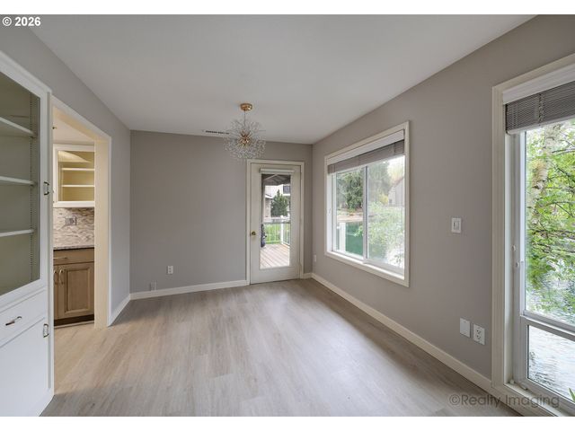 8230 Sw WOODBRIDGE Ct 16, Wilsonville, OR 97070