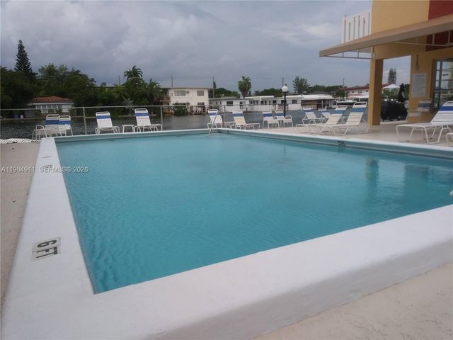 7900 Tatum Waterway Dr 405, Miami Beach, FL 33141