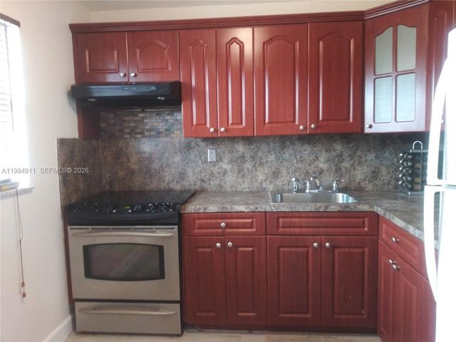 7900 Tatum Waterway Dr 405, Miami Beach, FL 33141