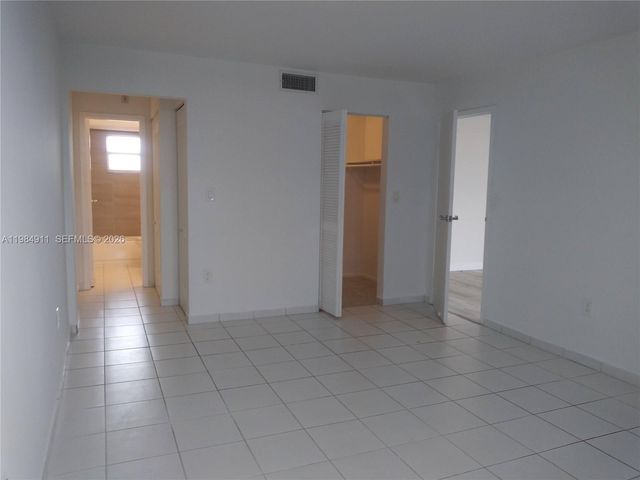 7900 Tatum Waterway Dr 405, Miami Beach, FL 33141