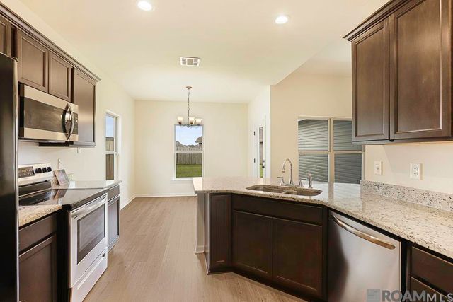 28236 Natchez Trace, Denham Springs, LA 70726