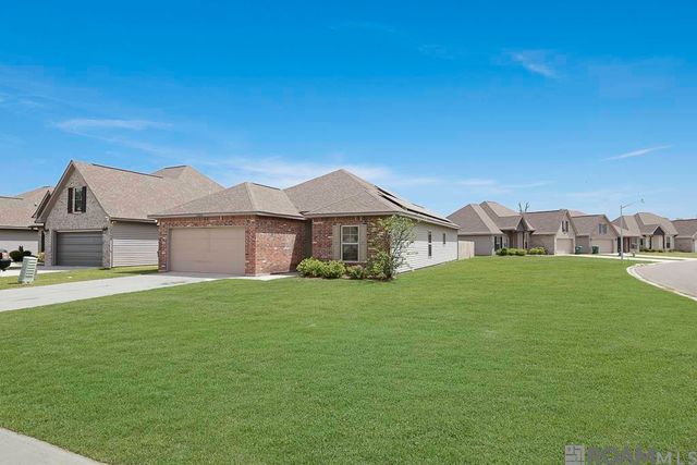 28236 Natchez Trace, Denham Springs, LA 70726