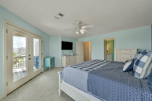 4115 Buccaneer Boulevard, Galveston, TX 77554