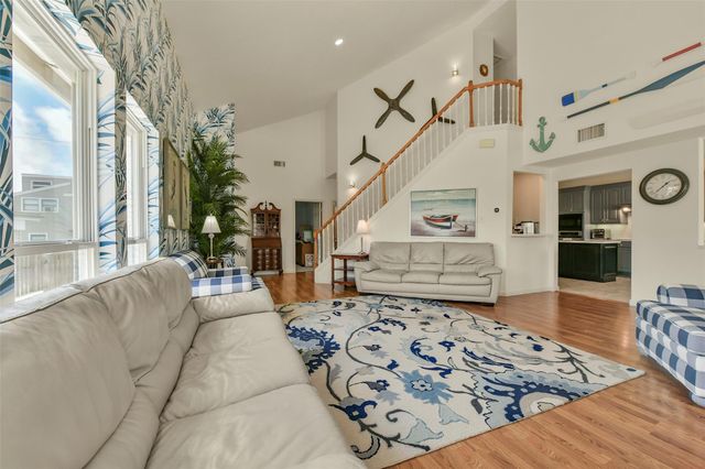 4115 Buccaneer Boulevard, Galveston, TX 77554