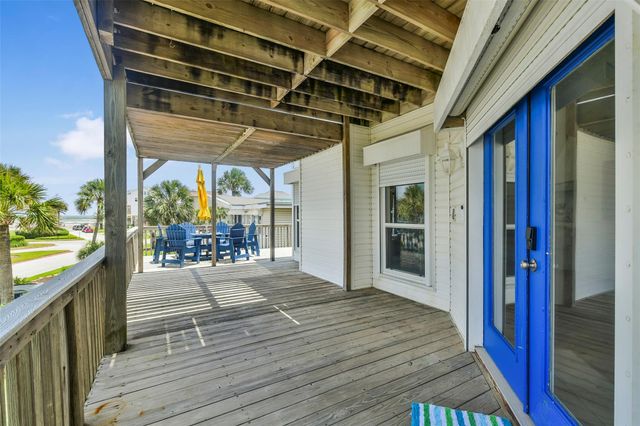 4115 Buccaneer Boulevard, Galveston, TX 77554